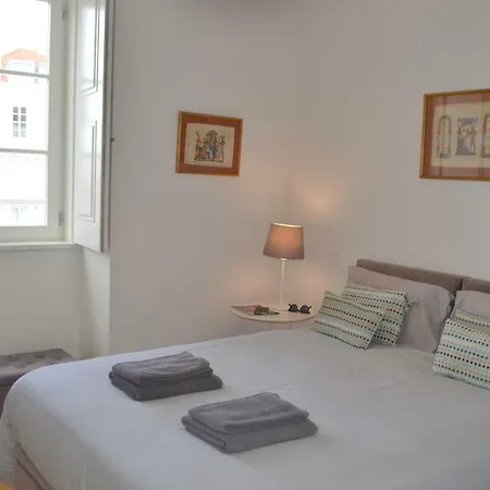 Apartment Rh Mouraria Garden, Swimming Pool & View *