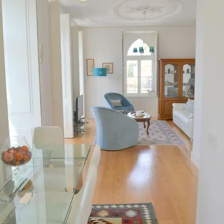 Rh Mouraria Garden, Swimming Pool & View Apartment *
